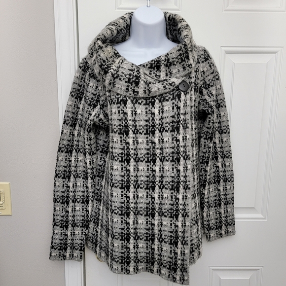 Christian Siriano Sweaters - Christian Siriano Black White Gray Plaid 1 Button Cowl Neck Sweater Size Medium